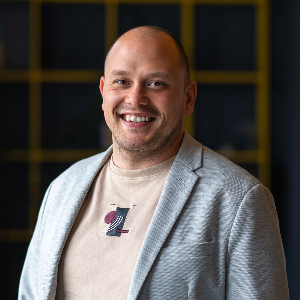 Николай Петров